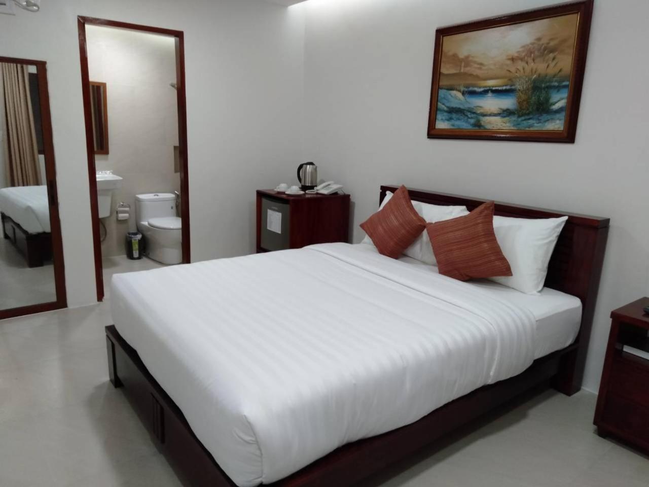Nirvana Resort Puerto Galera Exterior photo